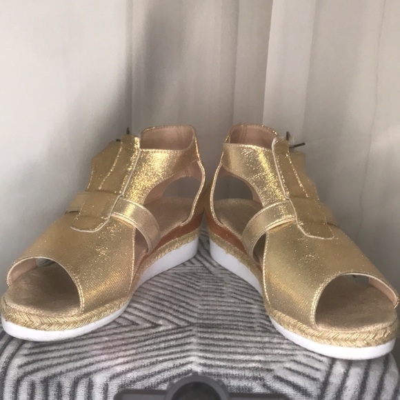 Gold Wedge - Picture 6 of 6